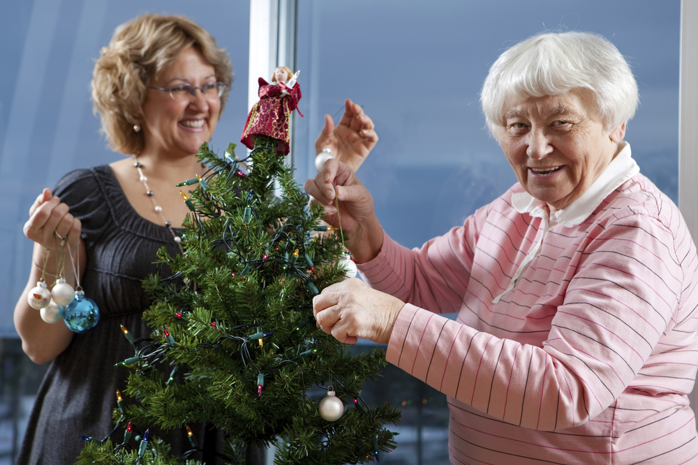 7 Ways to Celebrate the Holidays with Family in Assisted Living